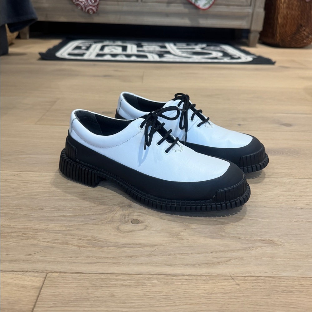 Camper Pix White and Black Leather Lace-up Shoes Size 7.5